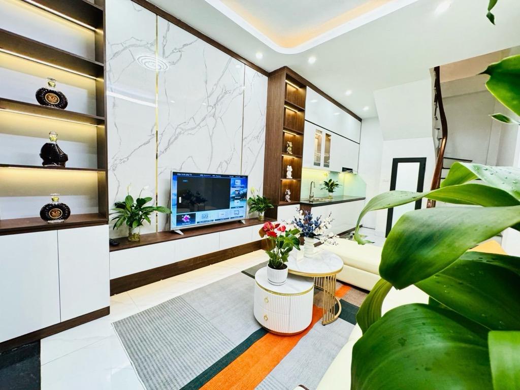 Bán nhà đẹp Khương Trung ngõ nông gần hồ nội thất xịn sò, sổ nở hậu 28 m2 giá 4.79 tỷ